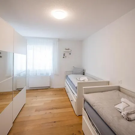 Apartment Agrimonia - 5,5-zi Duplex Bis 11 Personen Mit Eigenem Garten Davos