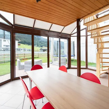 Apartamento Agrimonia - 5,5-zi Duplex Bis 9 Personen Mit Eigenem Garten Davos