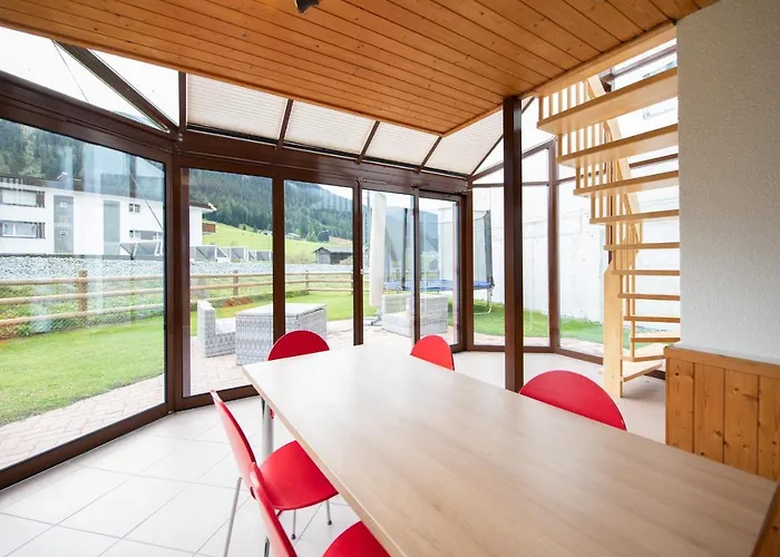 Apartamento Agrimonia - 5,5-zi Duplex Bis 11 Personen Mit Eigenem Garten Davos